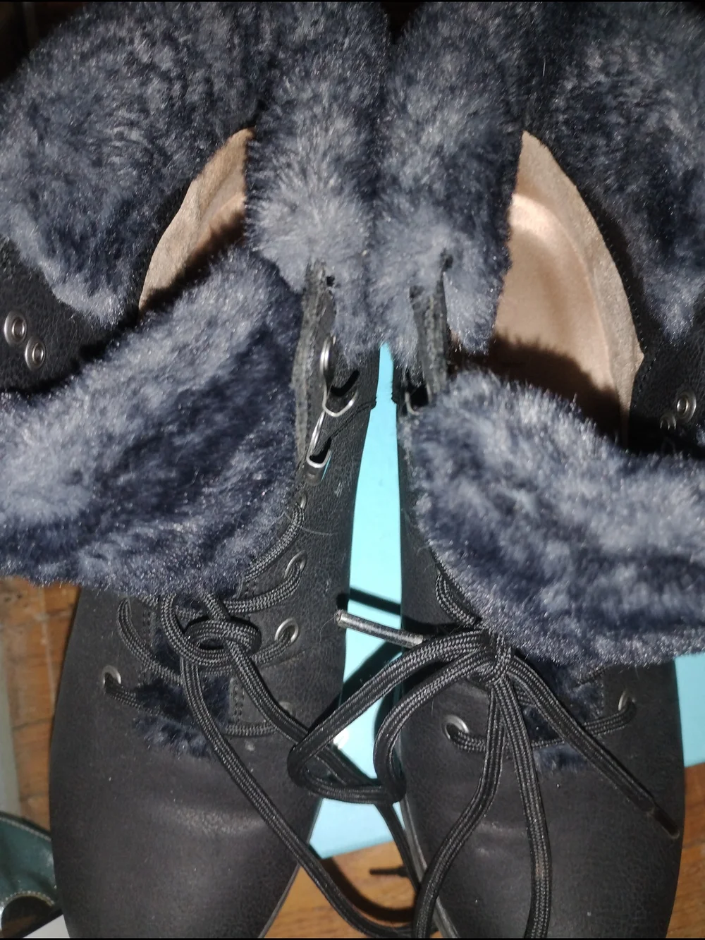 Women’s Black Faux-Fur Lined Winter Lace-Up Boots